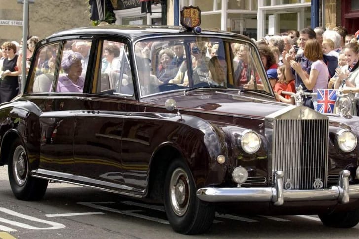 Exclusive Cars That Move Around The Members Of The British Royal Family ...