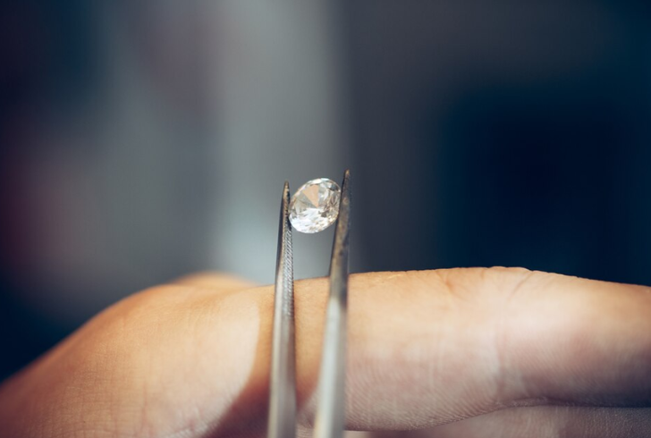 How to Tell if Diamonds Are Real - Weight Test